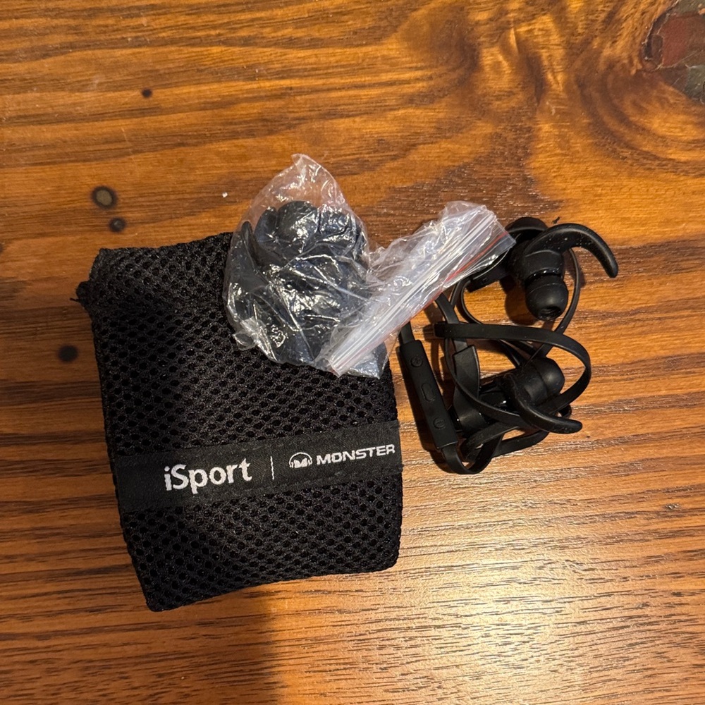 Monster iSport Black Earbuds